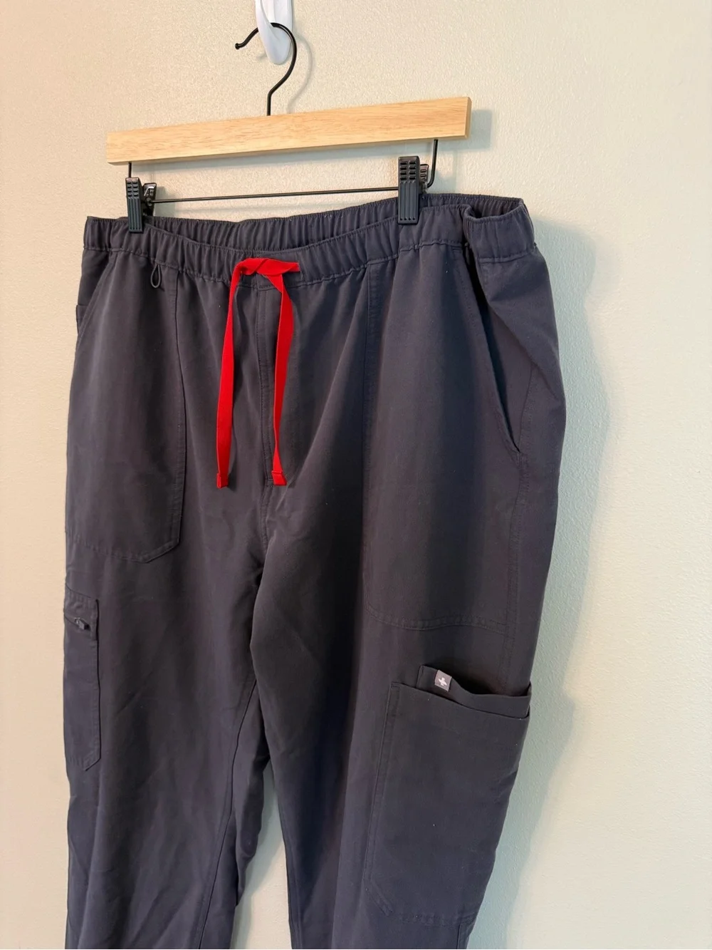 FIGS Cairo Cargo Scrub Pants XXL Charcoal Gray Red Drawstring Style 1000200R